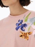 T-shirt com flores lantejoulas
