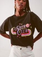 T-shirt Gráfica "Retro Club"