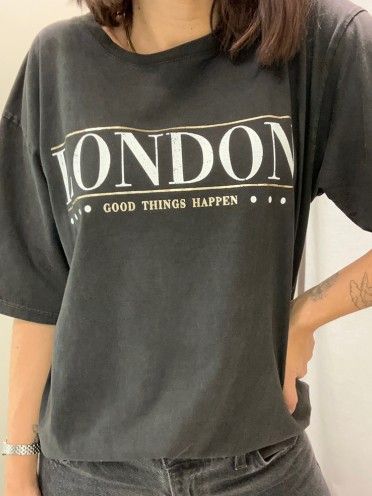 T-shirt grfica "London"